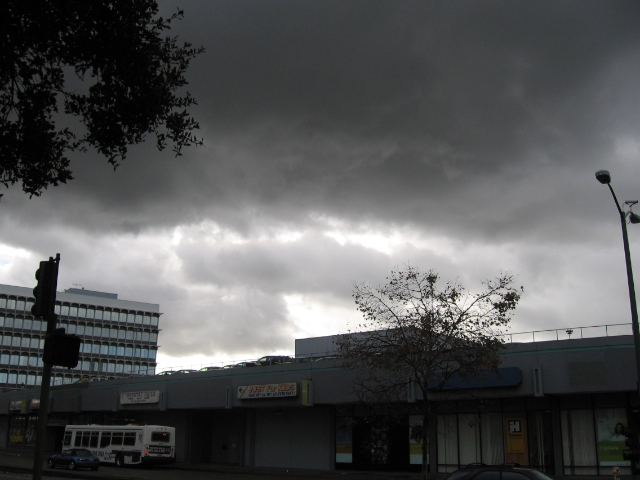 Broadwaystraße und MacArthur Boulevard